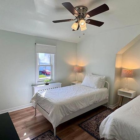 Near The Falls Two Bedroom - 5 Min Walk To Clifton Niagara Falls Exterior foto
