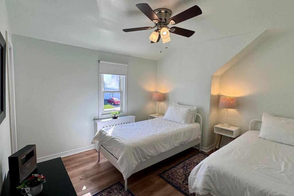 Near The Falls Two Bedroom - 5 Min Walk To Clifton Niagara Falls Exterior foto